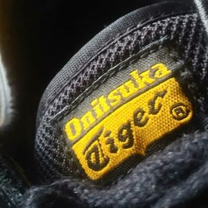 Onitsukas Tiger Ultimate 81s